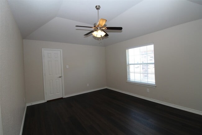 Building Photo - 15195 Shellwood Ln