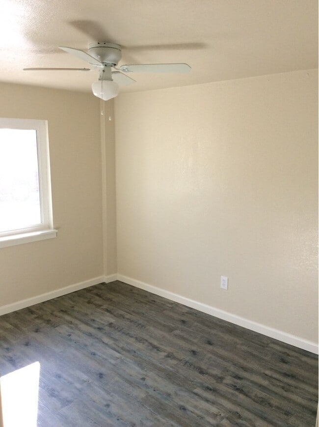 Building Photo - APPLY FOR THIS BEAUTIFUL HOME TODAY!
