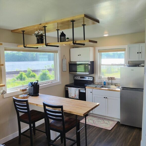Kitchen - 615 S Main St