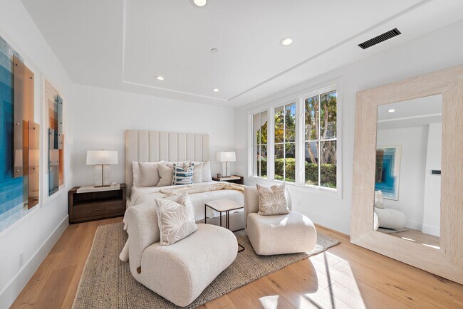 Building Photo - 84 Sidney Bay Dr