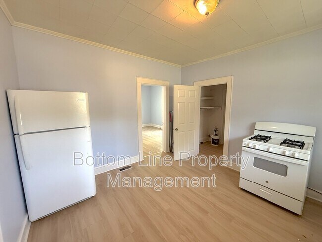 Building Photo - 1912 Gum St