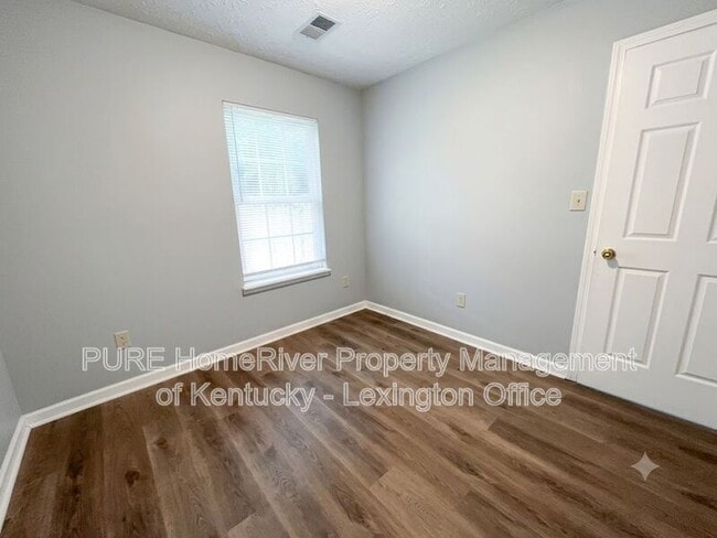 Building Photo - 1034 Marshall Park Dr