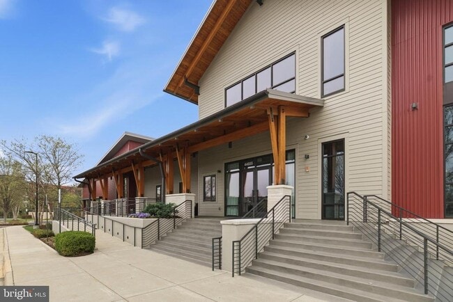 Building Photo - 20151 Northpark Dr