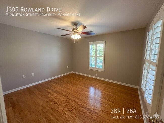 Building Photo - 1305 Rowland Dr