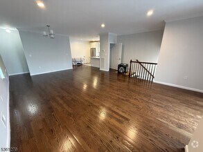 Building Photo - 906 Flora St