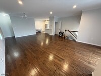 Building Photo - 906 Flora St