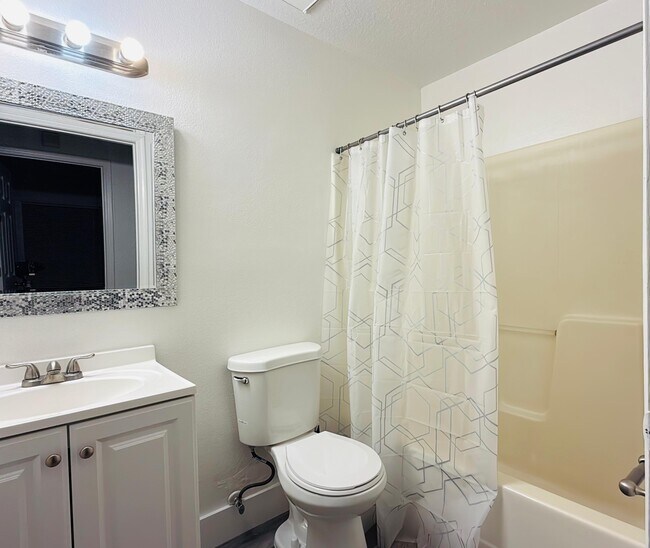 Building Photo - 6921 Long Needle Ct