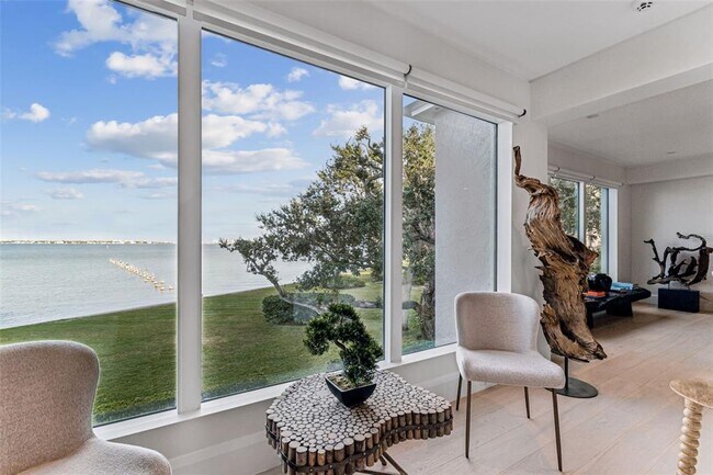 Building Photo - 5010 Bayshore Blvd