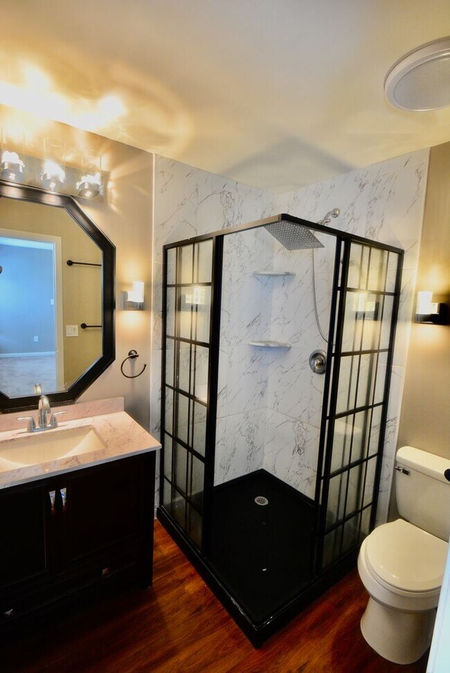Building Photo - Stunning and Beautifully Updated Twin Home 3 Bedroom - Fenced In Backyard with a Basketball Court