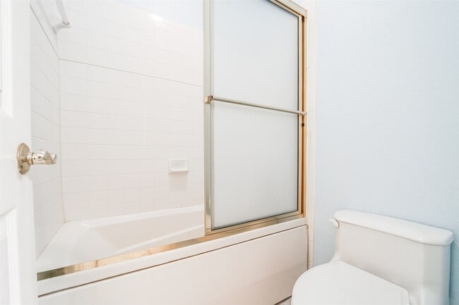 Building Photo - 351 Lakeside Ln