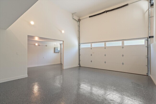 Building Photo - Renovated Single Family Home in Prime Wood...
