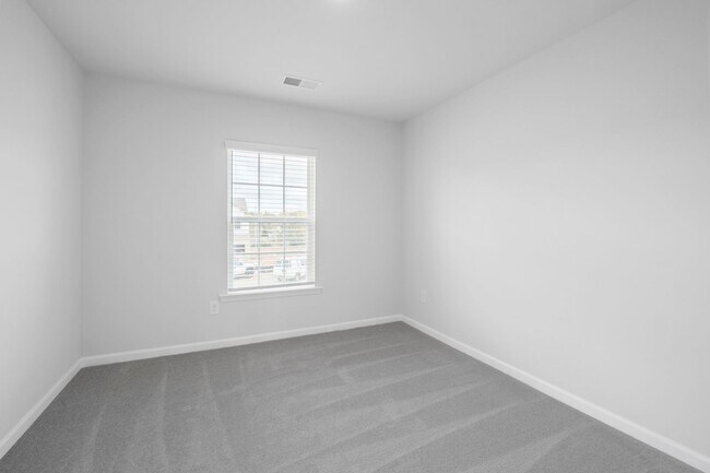 Building Photo - Almost Brand New Home 4 Bedroom with 2.5 b...
