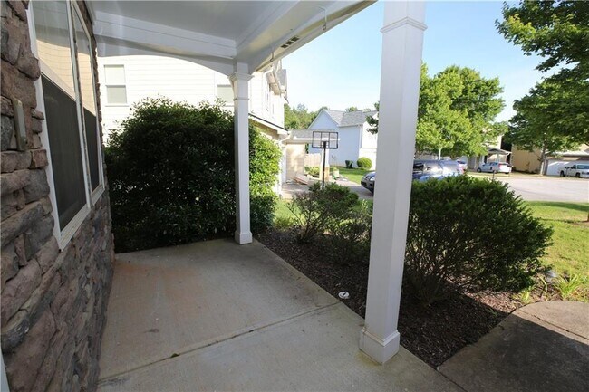 Building Photo - 173 Parkmont Ct