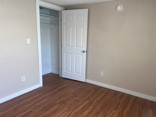 Building Photo - 814 Sun St