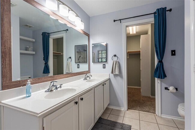 Building Photo - 336 Capella Oaks Ln