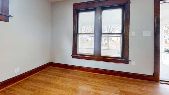 Building Photo - Akron 3 Bedroom Single Family Home + Garage