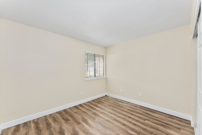 Building Photo - 2 Bedroom 2 Bathroom Condo in Citrus Heights