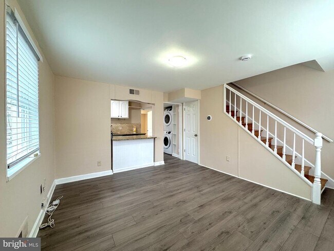 Building Photo - 5612 7th Rd S