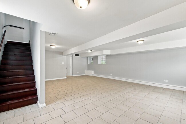 Building Photo - 6401 S Maryland Ave
