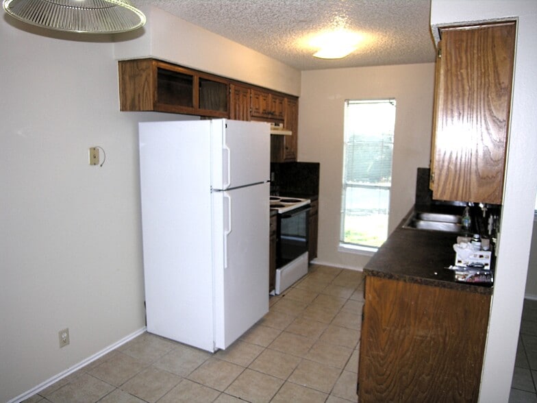Building Photo - 21513 Coyote Trl