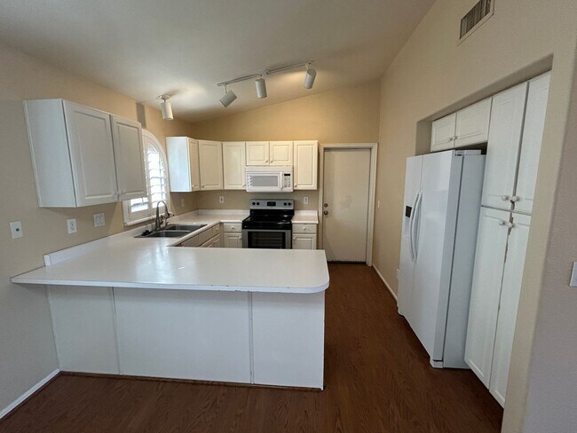 Building Photo - 12813 W Palm Ln