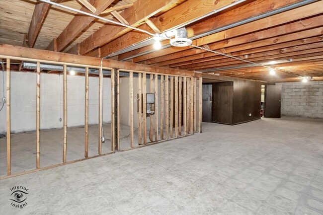 Building Photo - 18 Laurel Ln