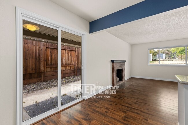 Building Photo - 3960 Annabelle Ave