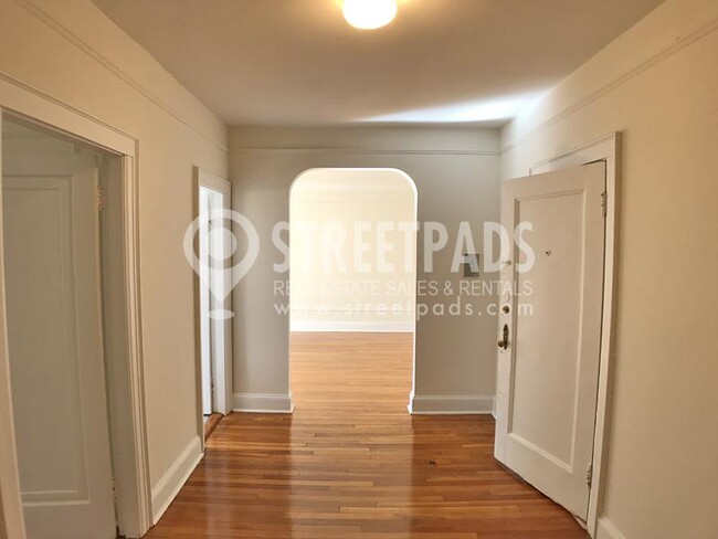 Building Photo - 1 bedroom in Boston MA 02135