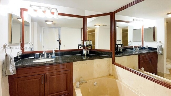 Building Photo - 1717 N Bayshore Dr