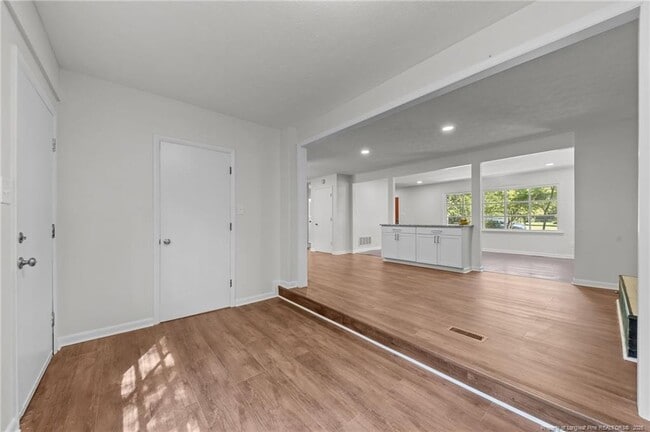 Building Photo - 13520 Oakwood Dr