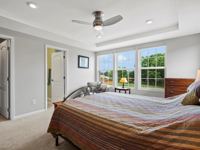 Building Photo - 202 N Sydney Ct