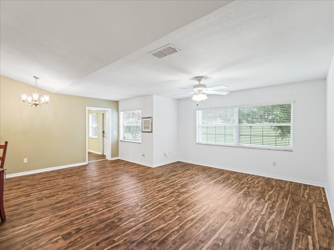 Eat in Kitchen/Family Room - 11025 SE 174th Loop