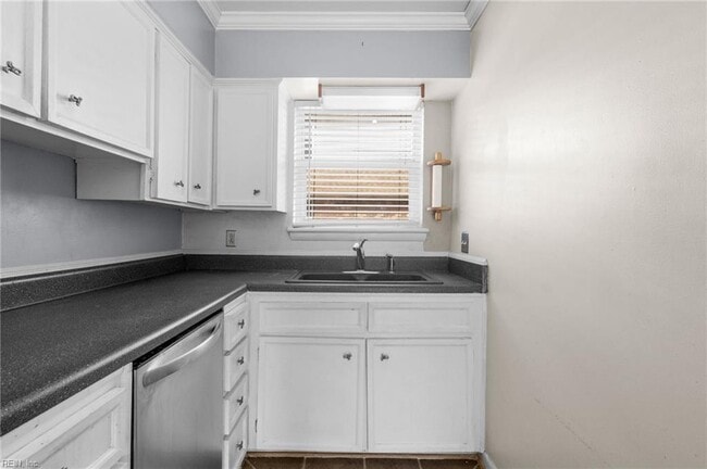 Primary Photo - 1107 E Ocean View Ave