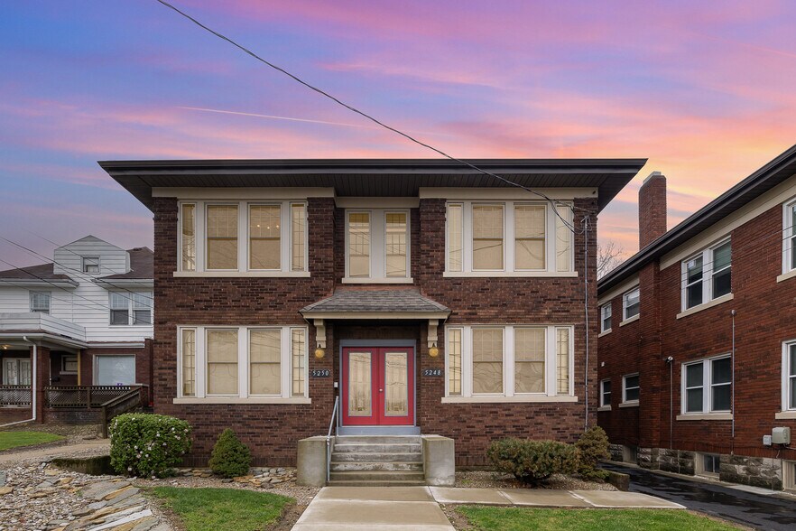 Spectacular Sunsets - 5248 Montgomery Rd