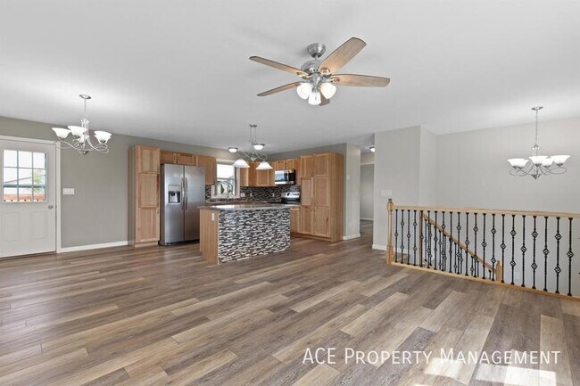 Building Photo - 520 Crazy Horse St