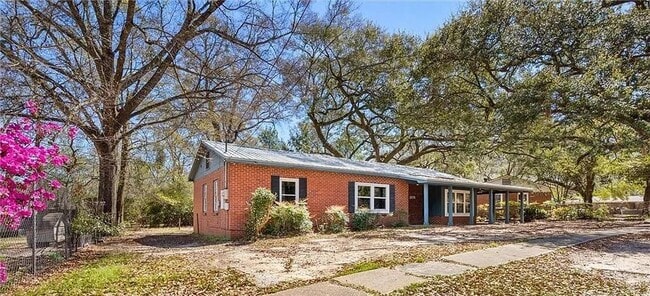 Building Photo - 1575 Marengo Dr