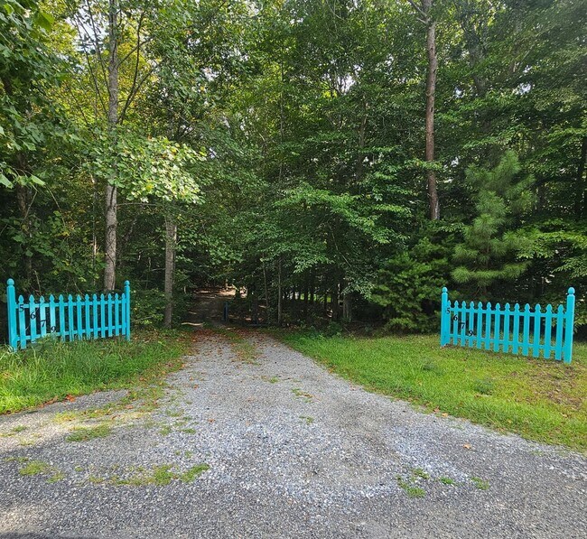 Building Photo - 5679 Hickory Fork Rd