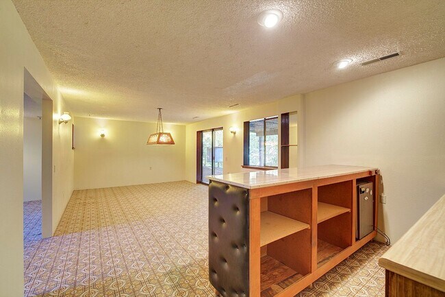 Building Photo - 3Bd/2.75Ba Maple Valley House