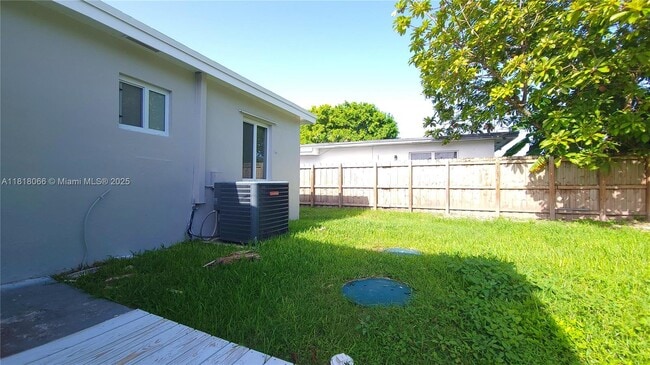 Building Photo - 7410 SW 37th St
