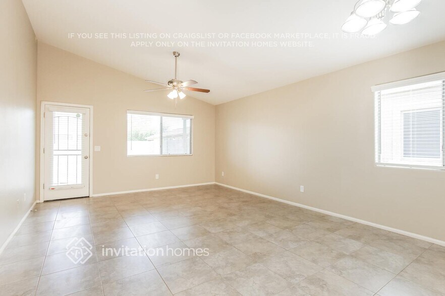 Building Photo - 2231 S 101st Dr