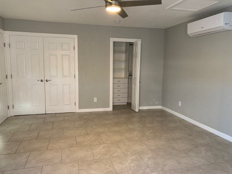Building Photo - 7205 Lakeland Ct