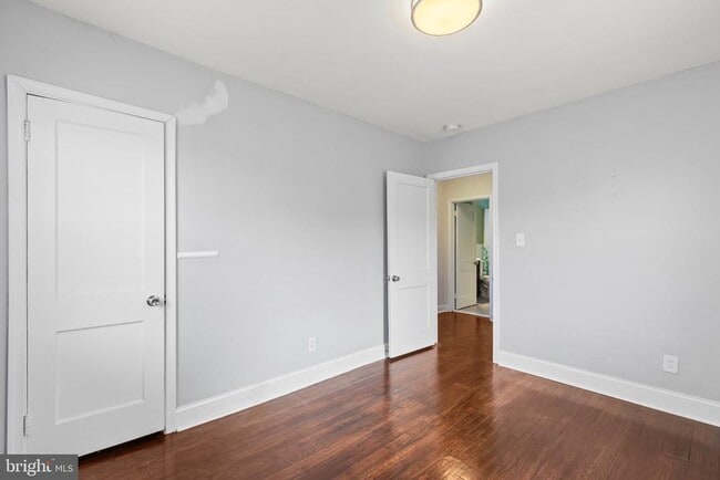 Building Photo - 929 Kinwat Ave