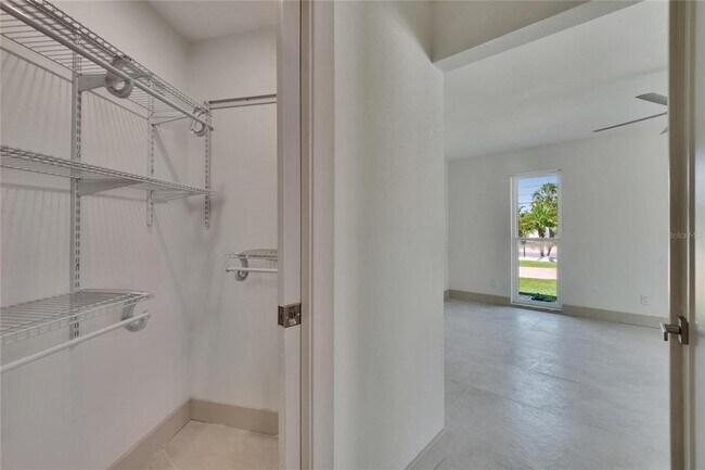 Building Photo - 1492 Sea Gull Dr S