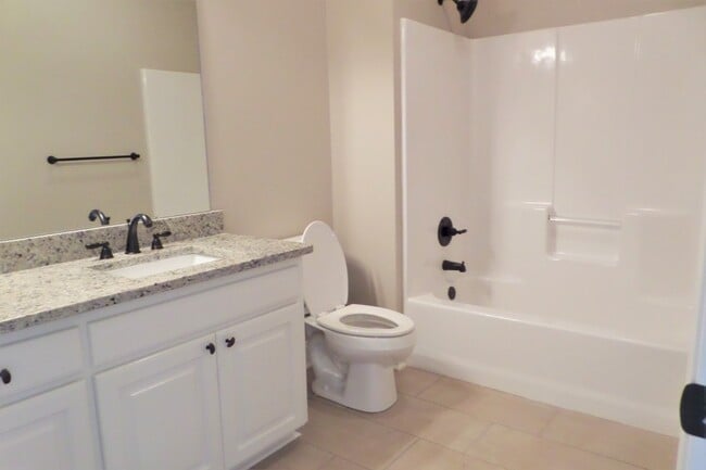 Building Photo - 3 BR/ 2BA Off Nicholson between Bluebonnet & University Club