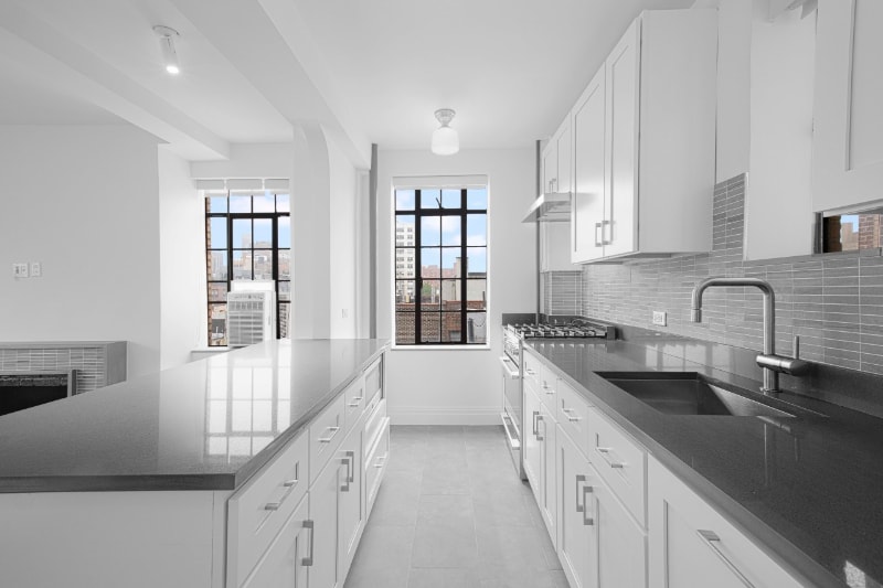 Building Photo - 436 W 21st St