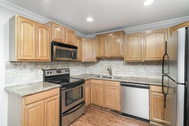 Building Photo - 5222 Fleetwood Oaks Ave