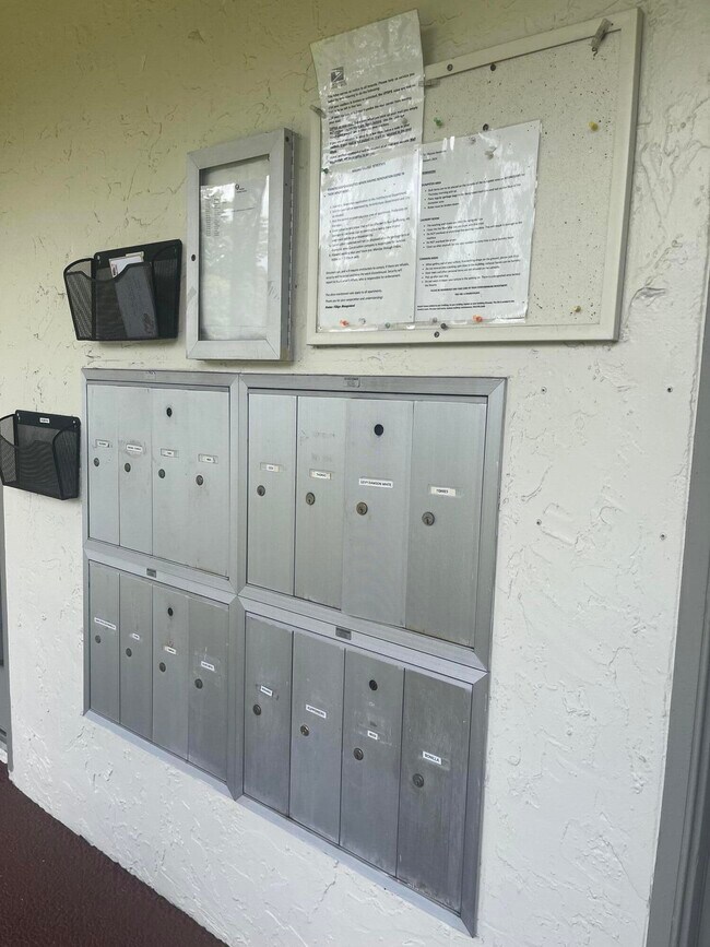 Building Photo - 2614 Nassau Bend