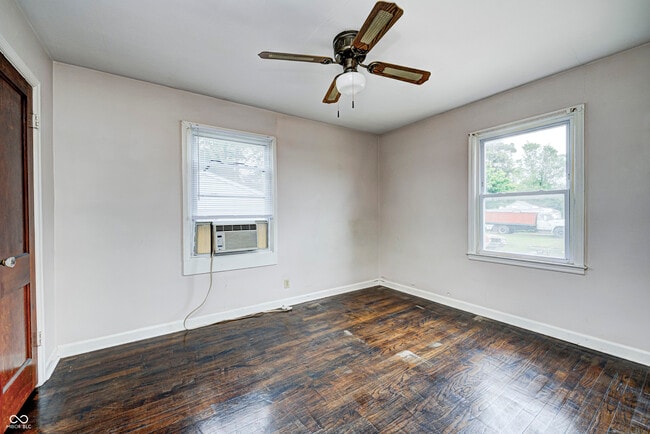 Building Photo - 5376 W 10th St