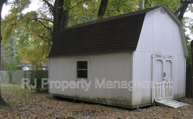 Building Photo - 3008 Sienna Rd