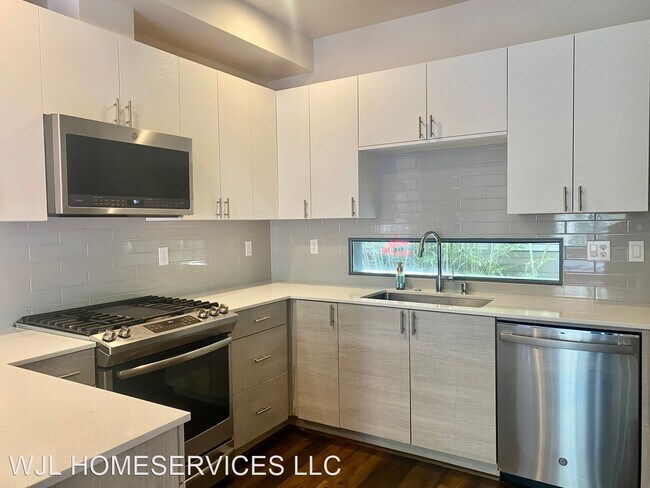 Building Photo - 2 br, 1.5 bath House - 521 NW 70th St